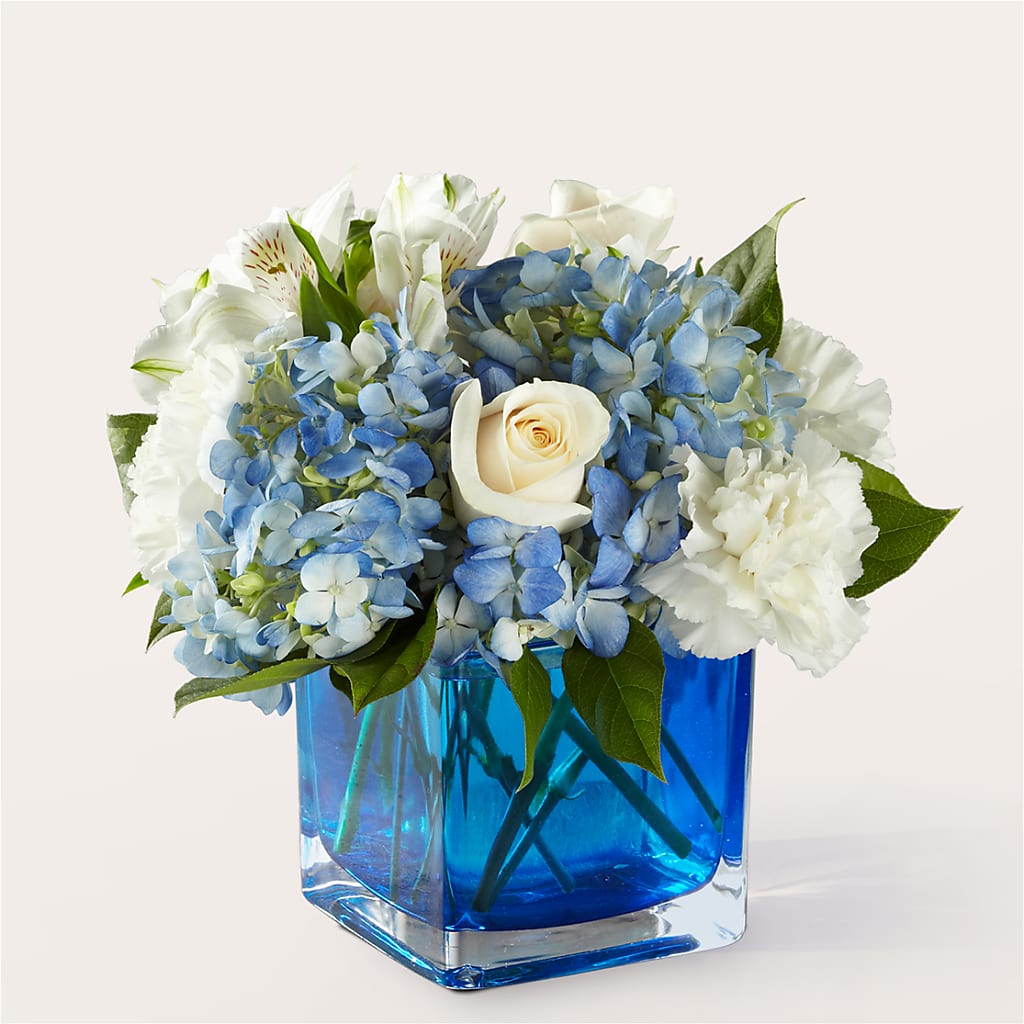 Soothing Waters Bouquet – Nela Park Florist Llc, East Cleveland OH
