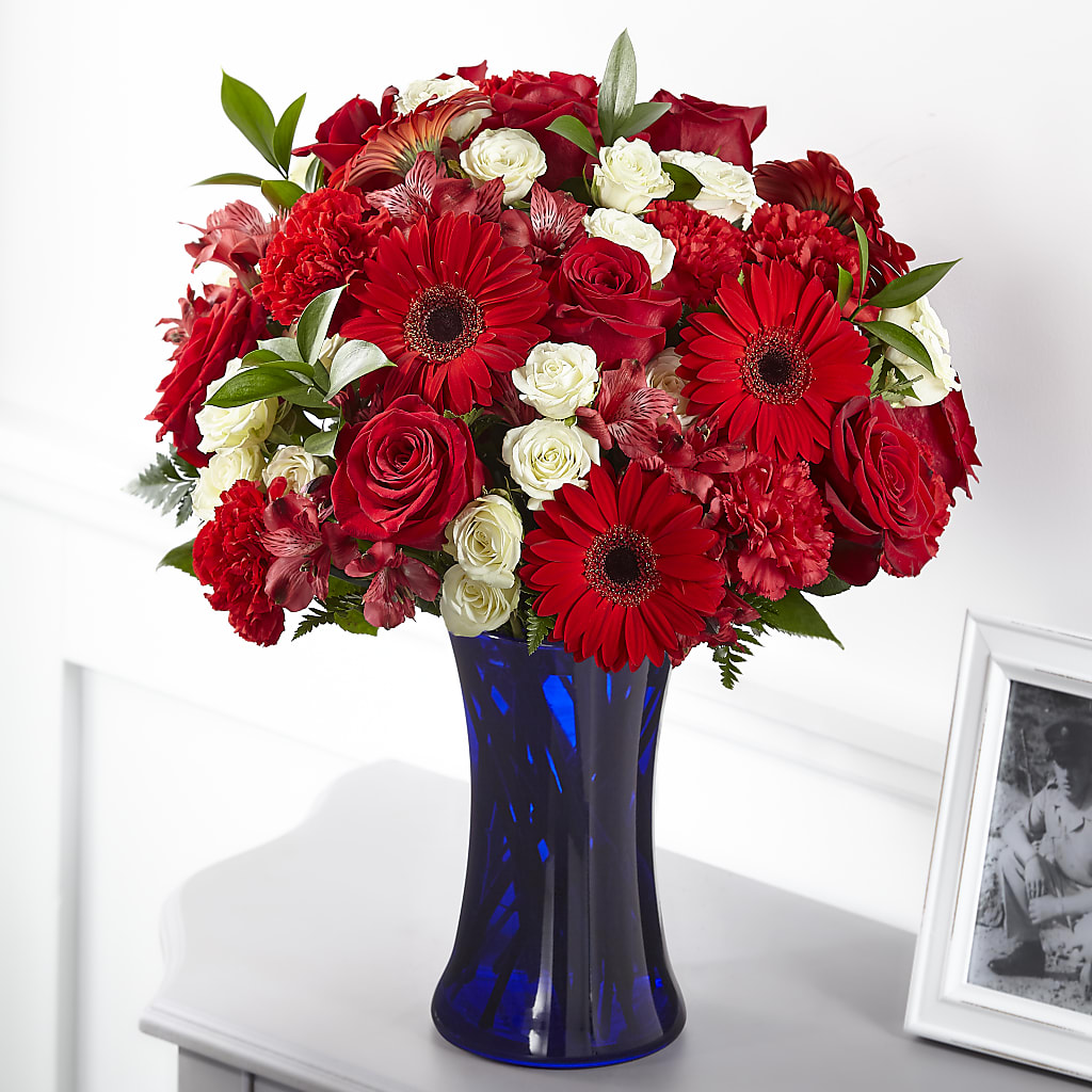 Hearts Embrace Bouquet – Nela Park Florist Llc, East Cleveland OH