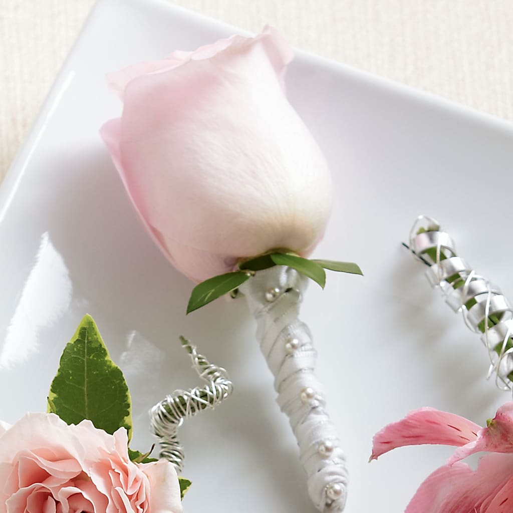 Pink Rose Boutonniere – Nela Park Florist Llc, East Cleveland OH