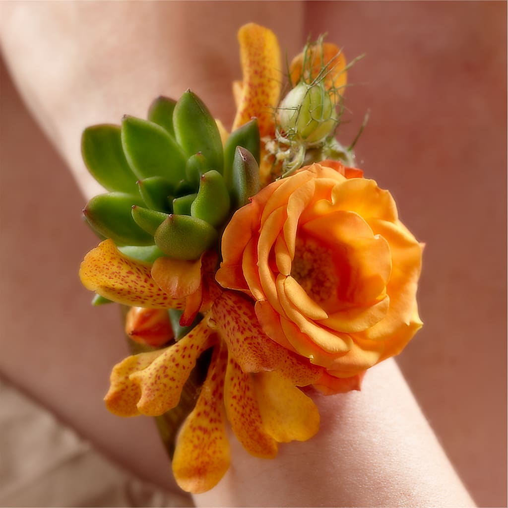 Irresistible Love Wrist Corsage – Nela Park Florist Llc, East Cleveland OH