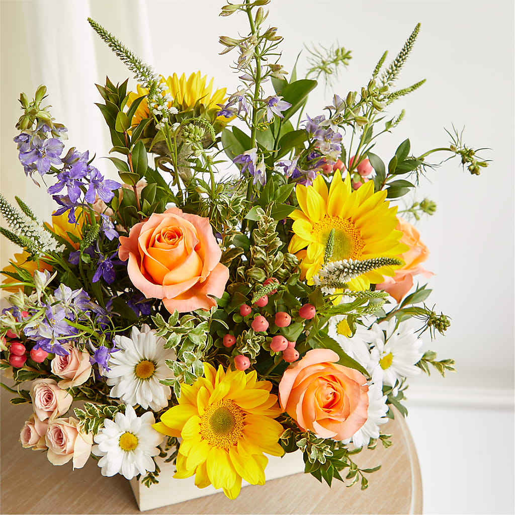 The Good Life Bouquet –  Nela Park Florist Llc, East Cleveland OH