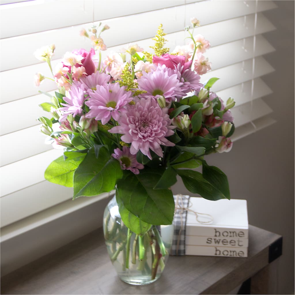 Pastel Tradition - A Florist Original –  Nela Park Florist Llc, East Cleveland OH