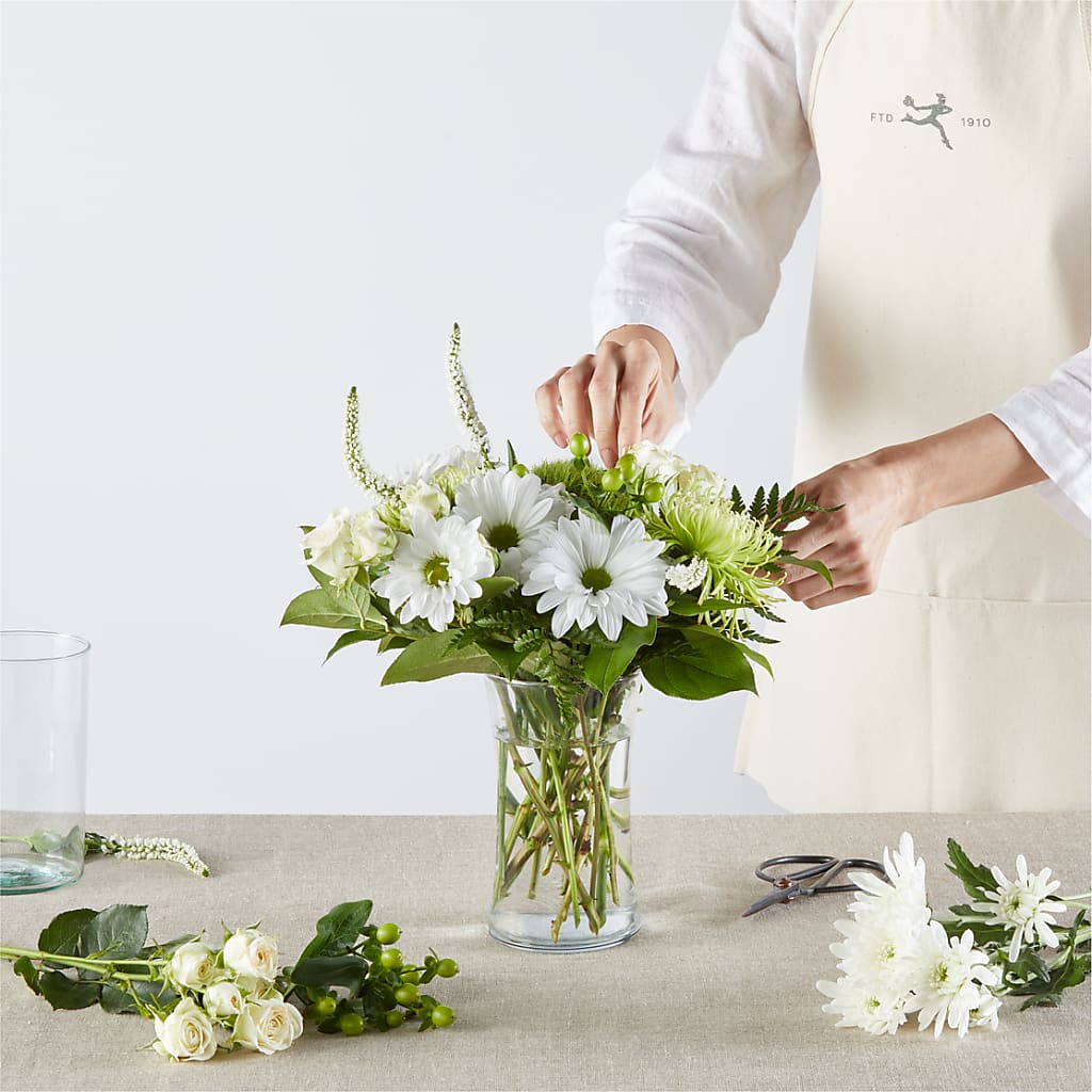 Irish Garden - A Florist Original –  Nela Park Florist Llc, East Cleveland OH