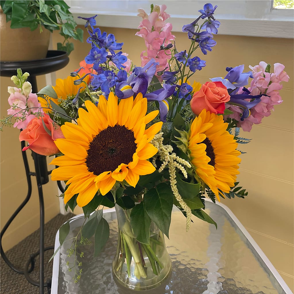 Rays of Life Bouquet –  Nela Park Florist Llc, East Cleveland OH