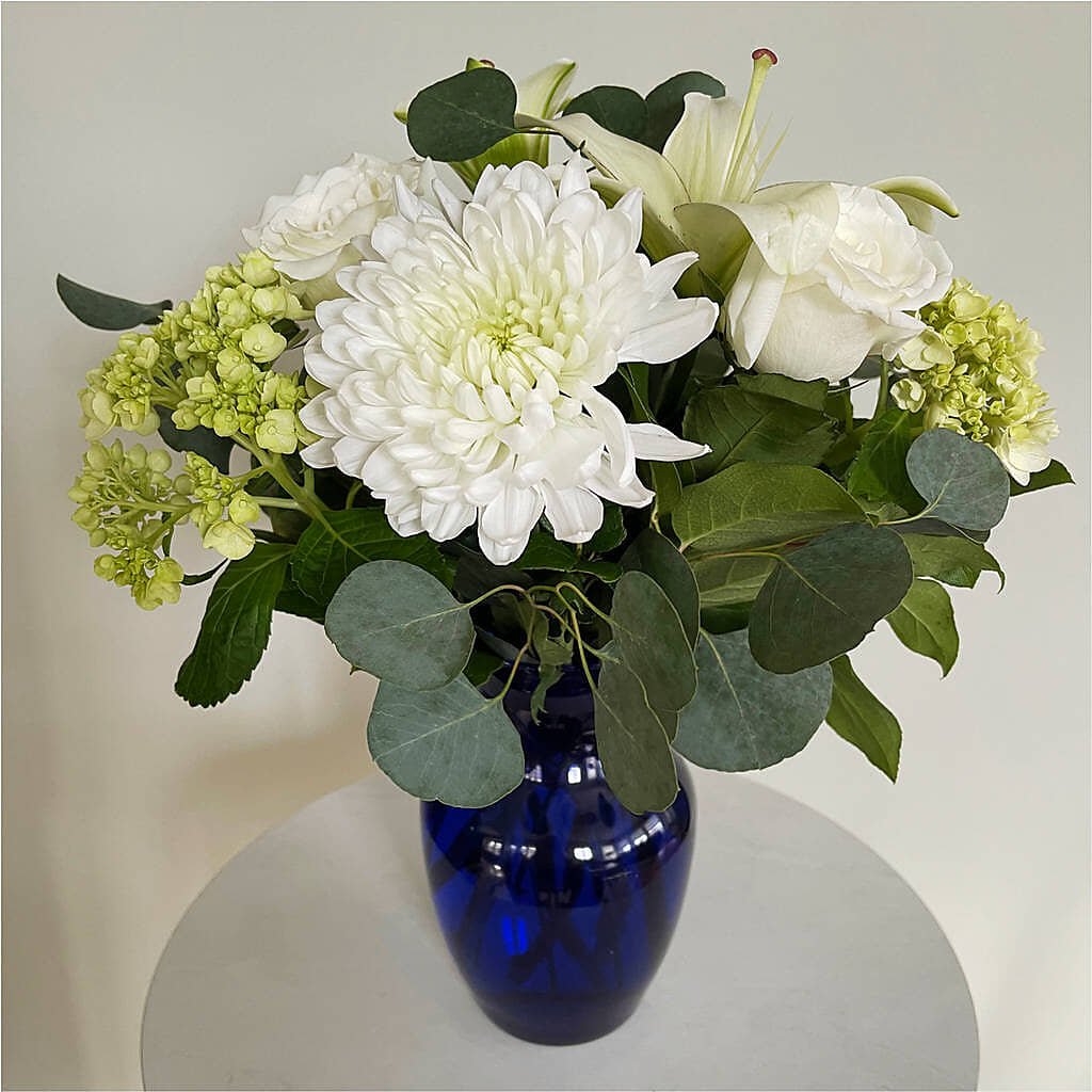 Snowy Dreams Bouquet –  Nela Park Florist Llc, East Cleveland OH