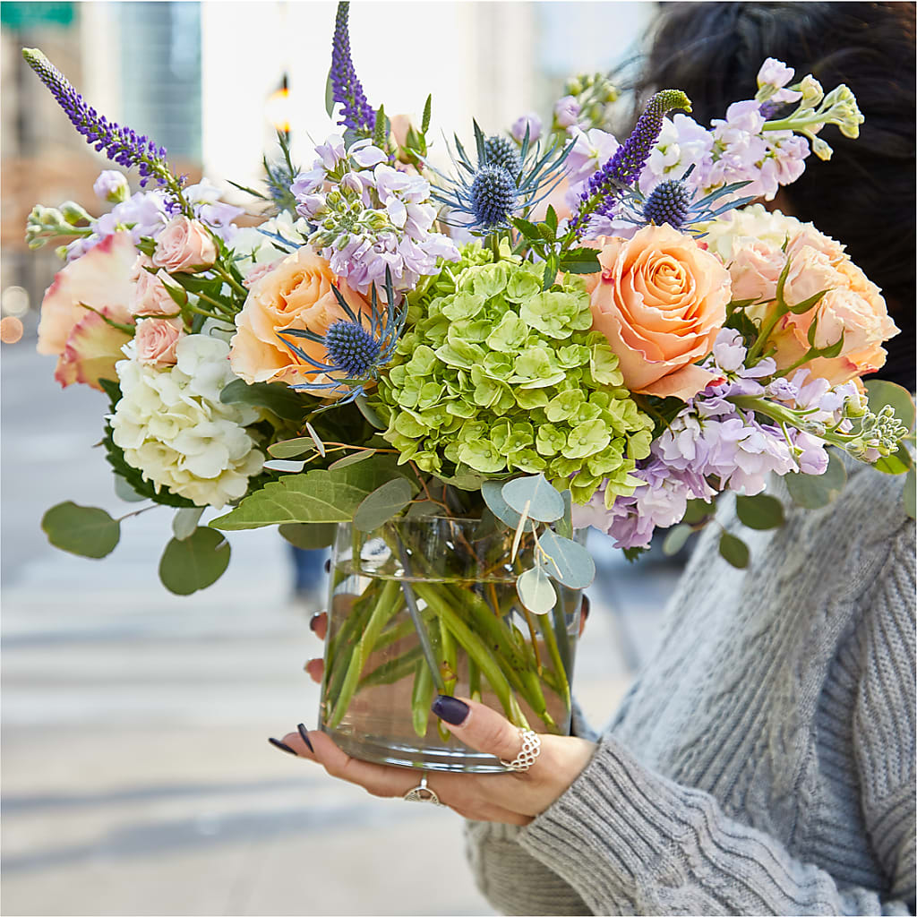 Porch Swing Bouquet –  Nela Park Florist Llc, East Cleveland OH