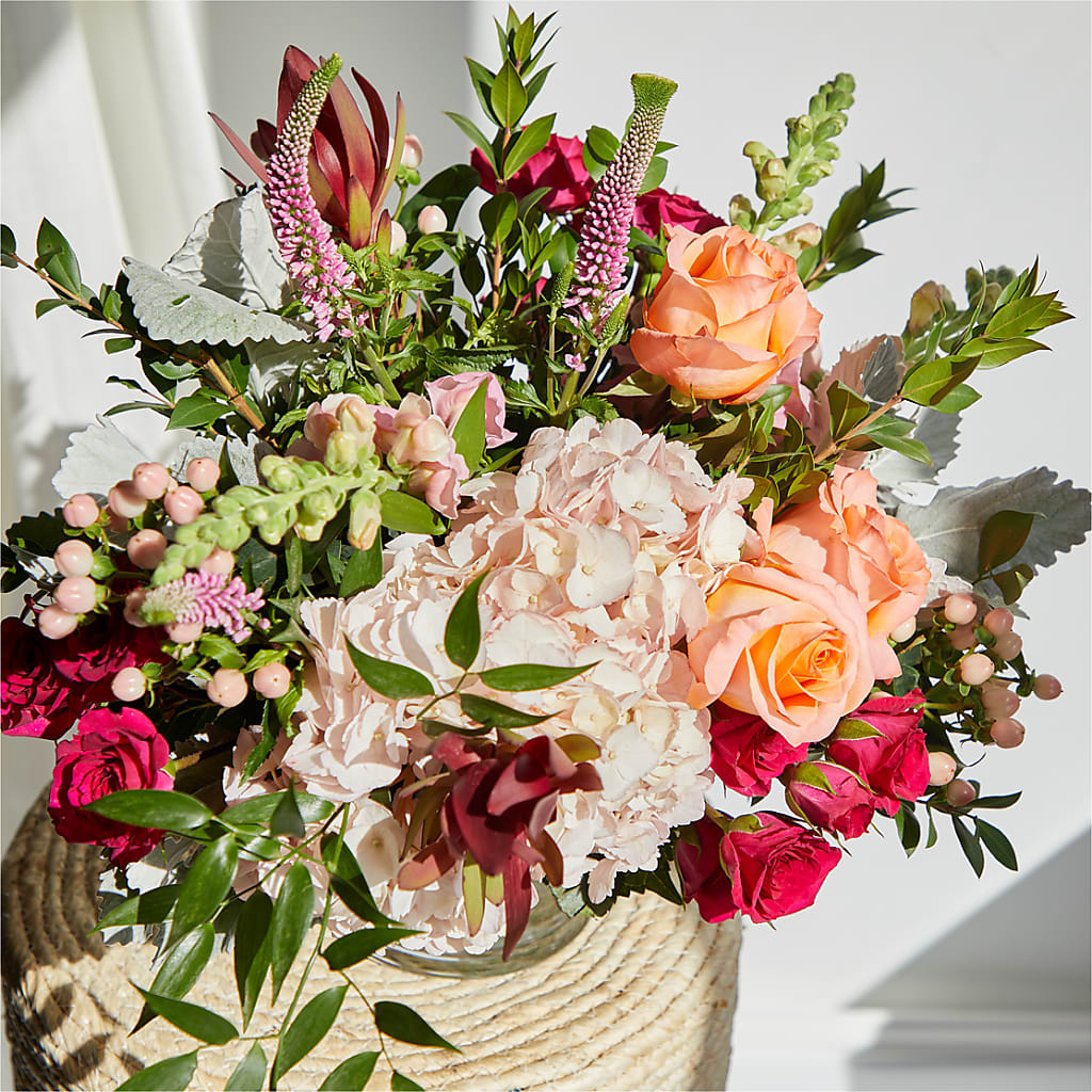 Glitz & Glam Bouquet –  Nela Park Florist Llc, East Cleveland OH